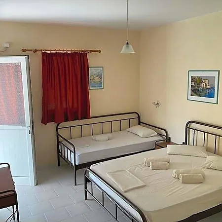 Hotel Polyxenis 3*