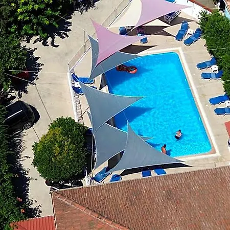 Hotel Polyxenis