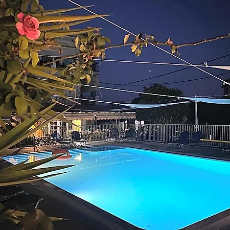 Hotel Polyxenis 3*