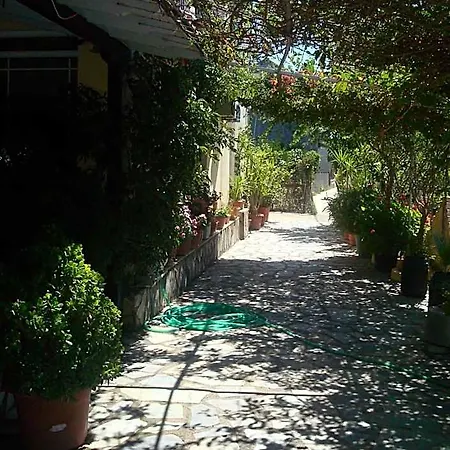 Hotel Polyxenis 3*
